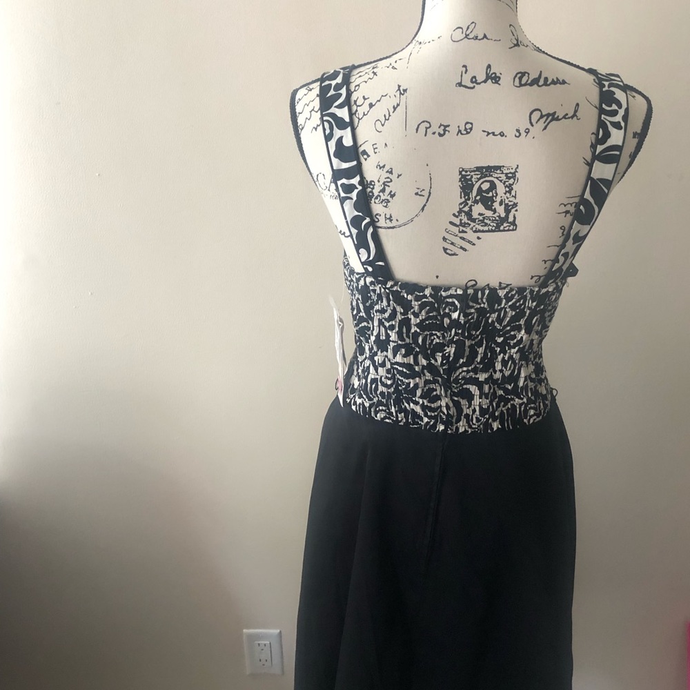 BLACK DRESS - Picture 3 of 4